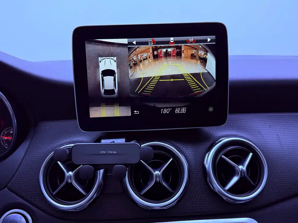 Mercedes-Benz GLA 2017 — фото 12
