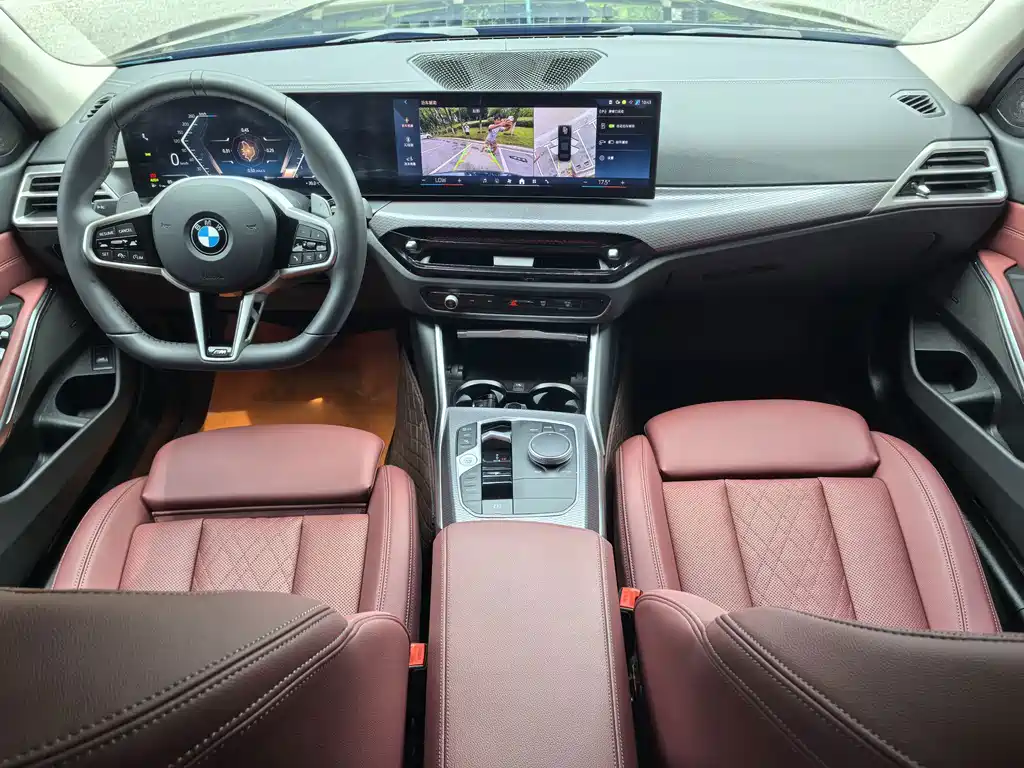 BMW 3 Series 2025 — фото 18