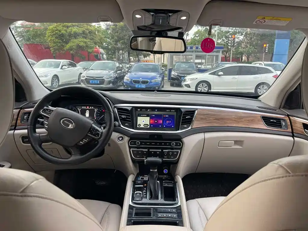 GAC Motor Trumpchi GS8 2018 — фото 8