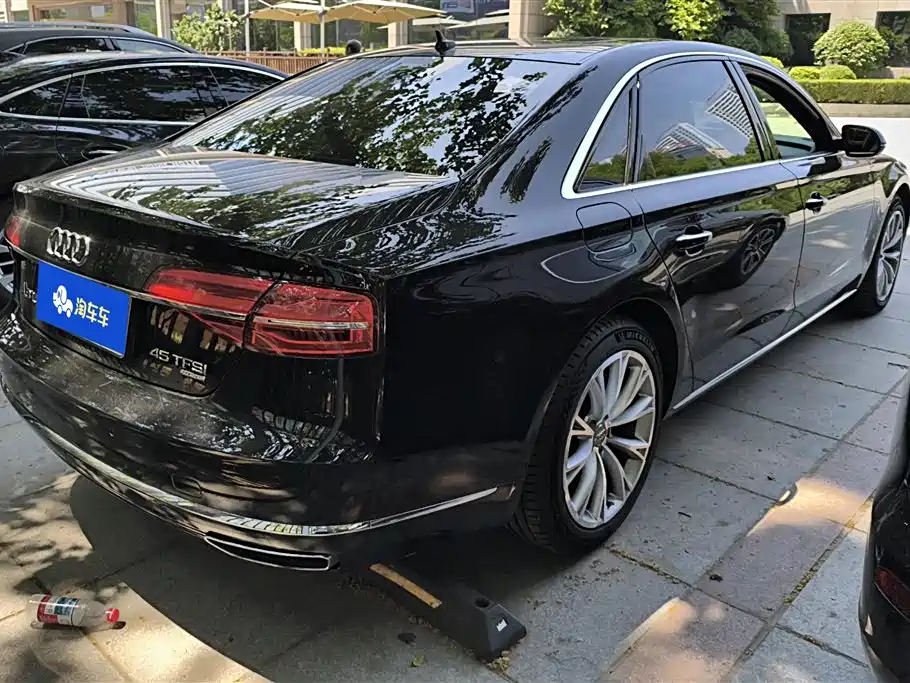 Audi A8 2017 — фото 3