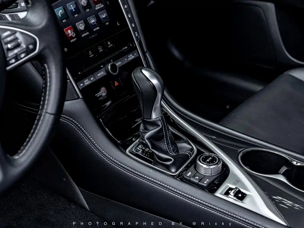 Infiniti Q50L 2015 — фото 8