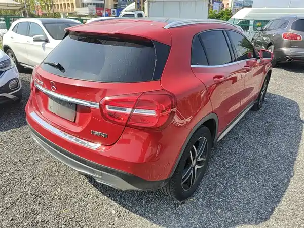 Mercedes-Benz GLA 2016