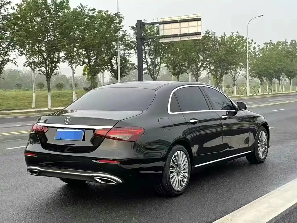 Mercedes-Benz E-Class 2020 — фото 9