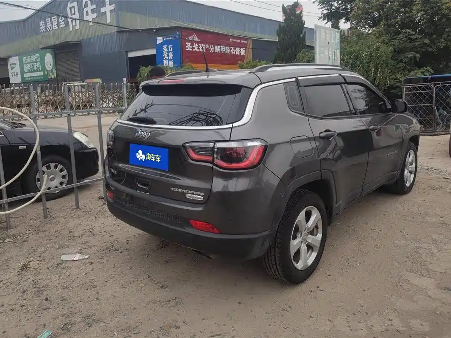 Jeep Compass 2018 — фото 3