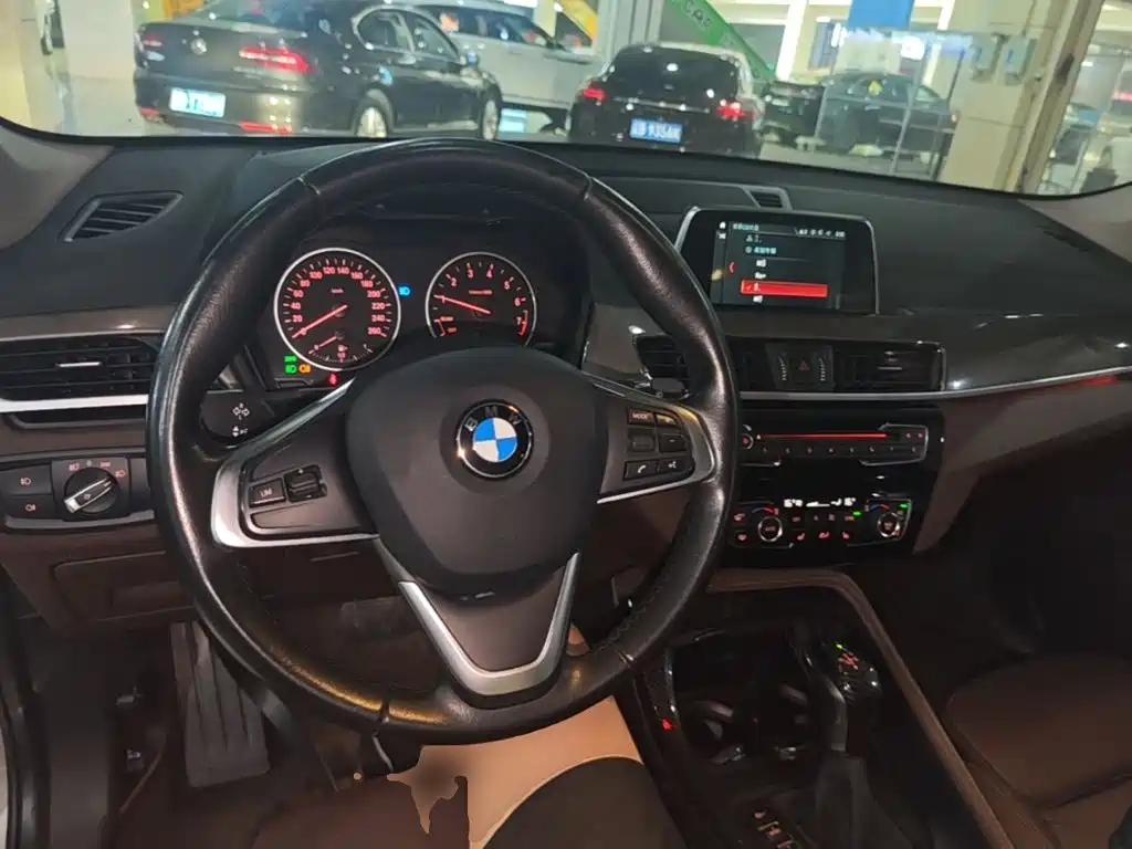 BMW X1 2018 — фото 10