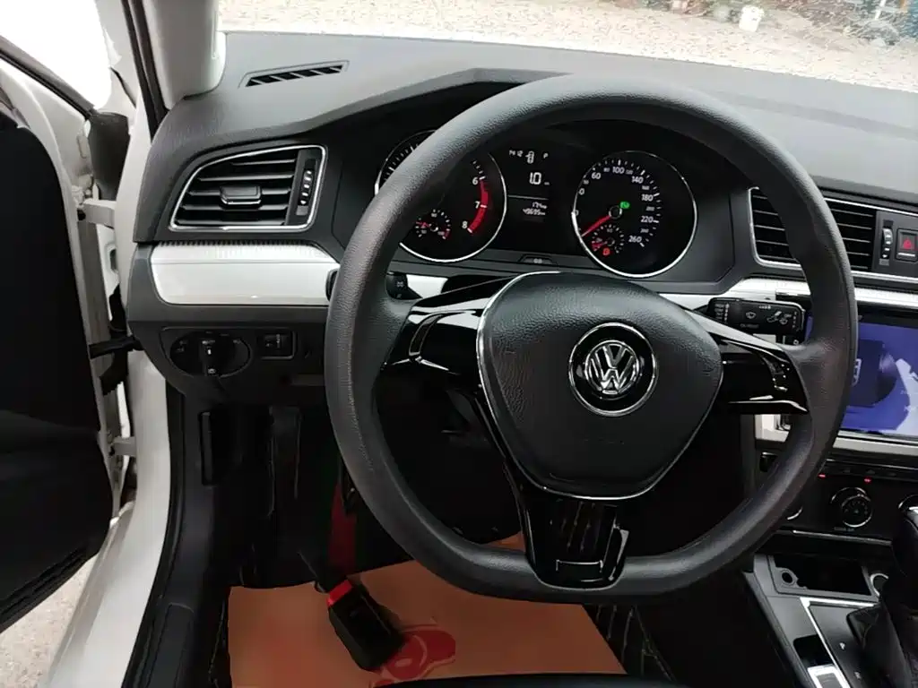 Volkswagen Lamando 2018 — фото 11