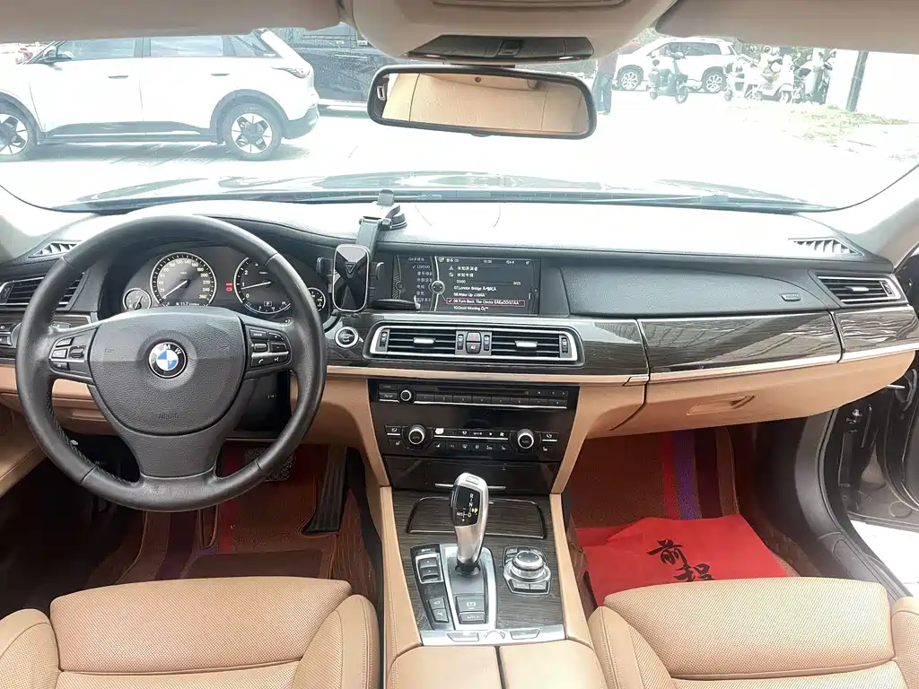 BMW 7 Series 2012 — фото 5