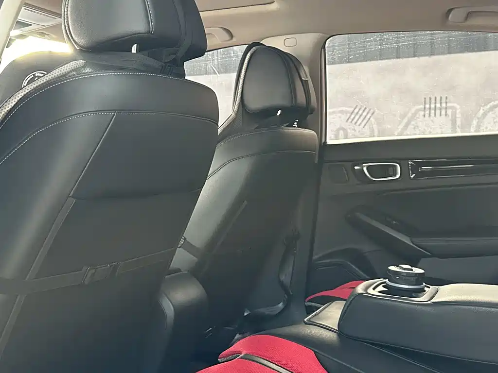Honda Civic 2022 — фото 8