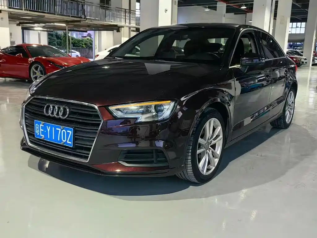Audi A3 2017 — фото 1