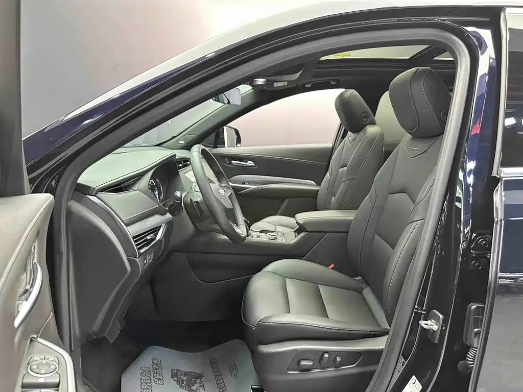 Cadillac XT4 2020 — фото 14