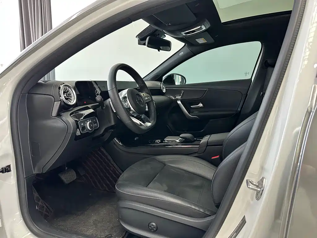 Mercedes-Benz A-Class 2023 — фото 4