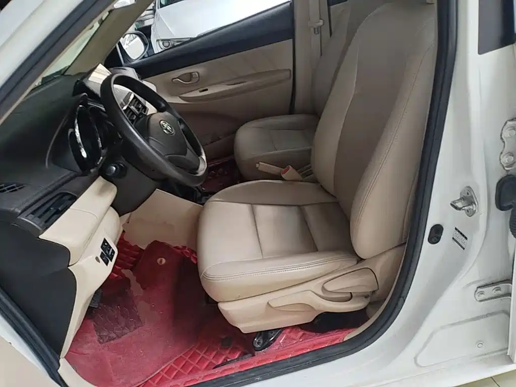 Toyota Yaris L 2014 — фото 15