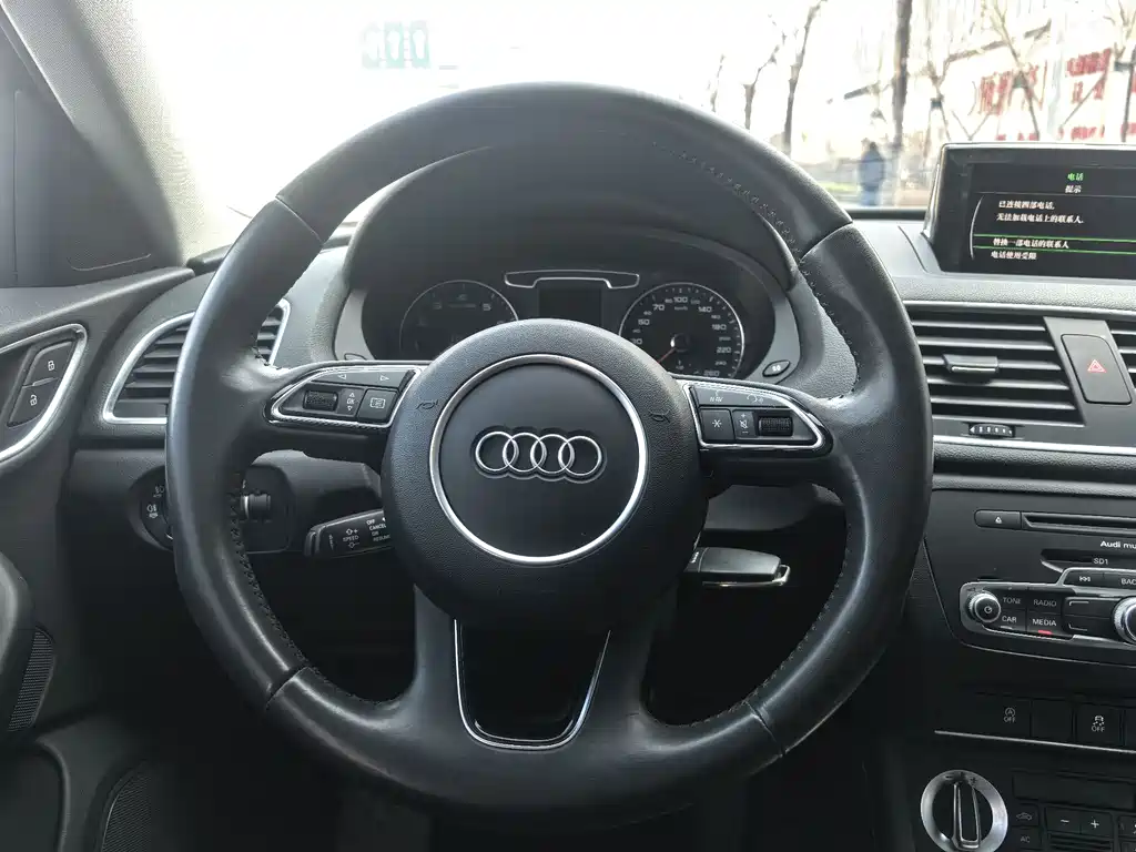 Audi Q3 2013 — фото 10