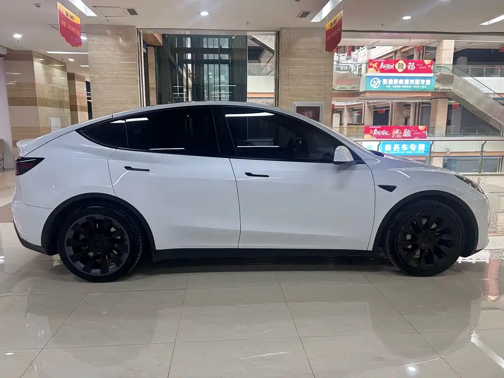 Tesla Model Y 2021 — фото 9