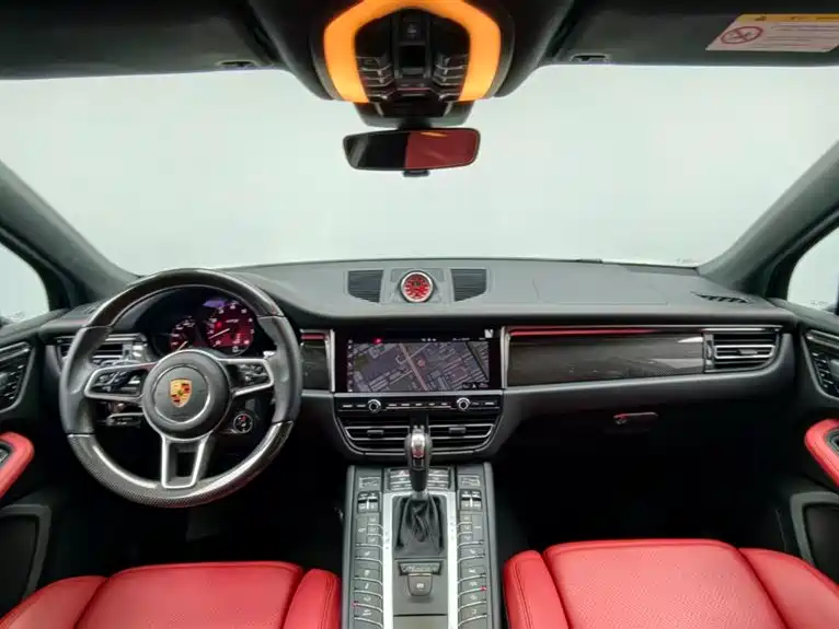Porsche Macan 2021 — фото 11