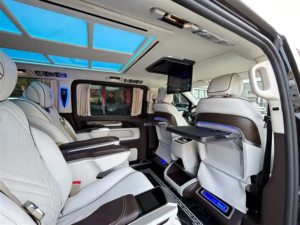 Mercedes-Benz Vito 2022 — фото 19