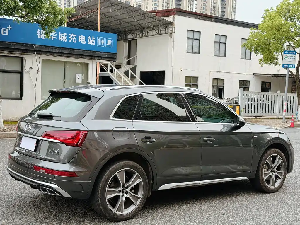 Audi Q5L 2022 — фото 7