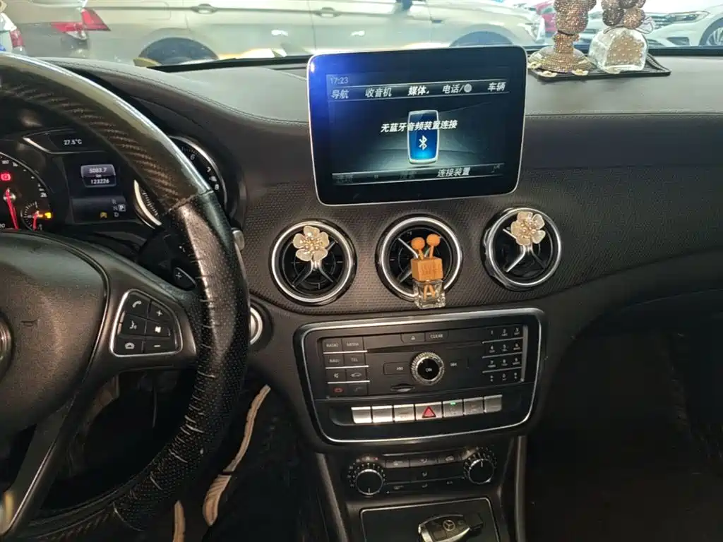 Mercedes-Benz GLA 2017 — фото 13