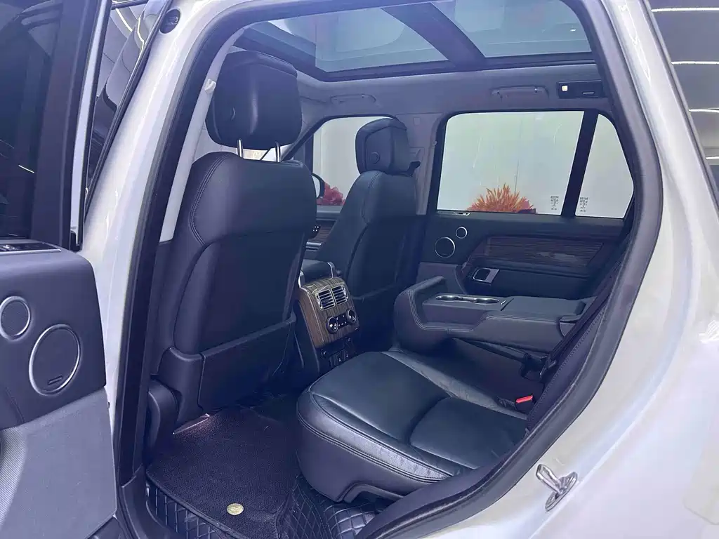 Land Rover Range Rover 2018 — фото 11
