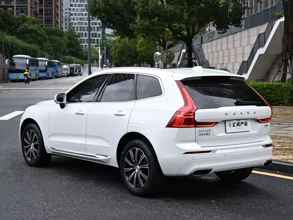 Volvo XC60 2020 — фото 3
