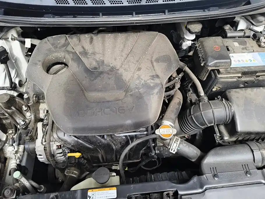 Hyundai Elantra 2015 — фото 10