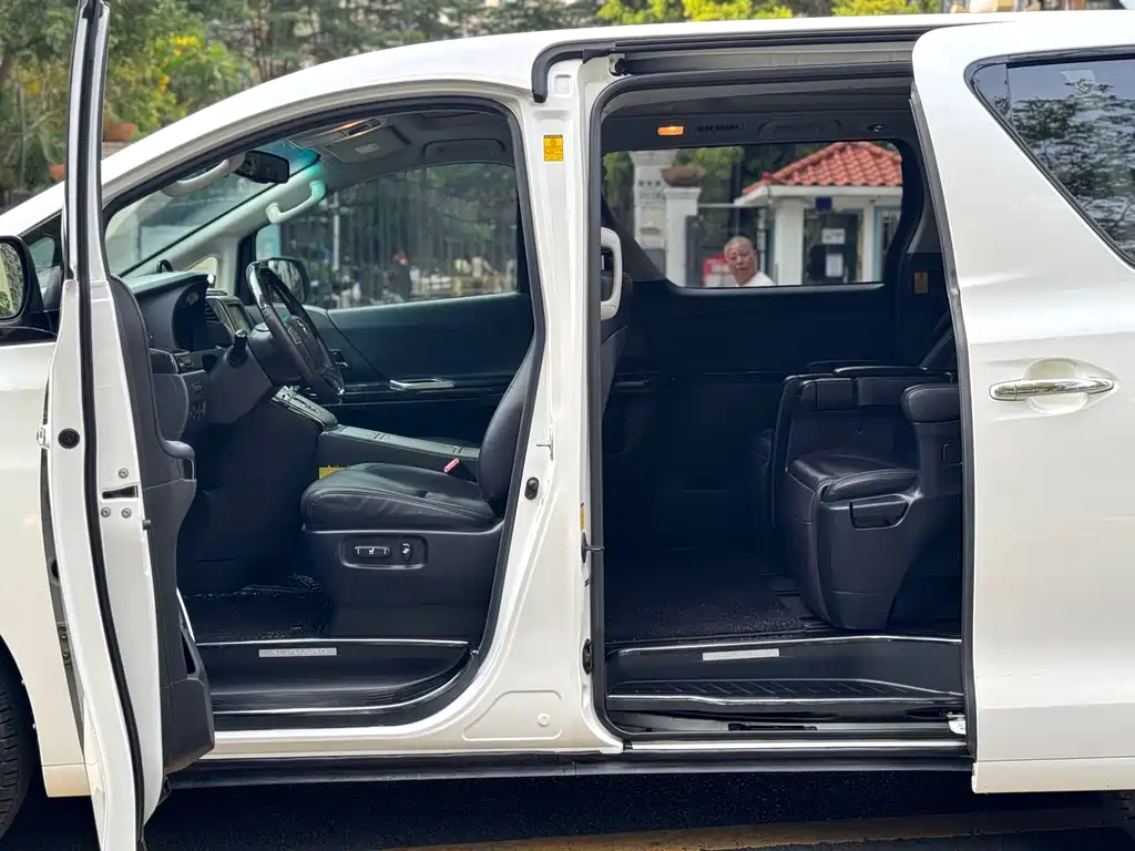 Toyota Alphard 2014 — фото 14