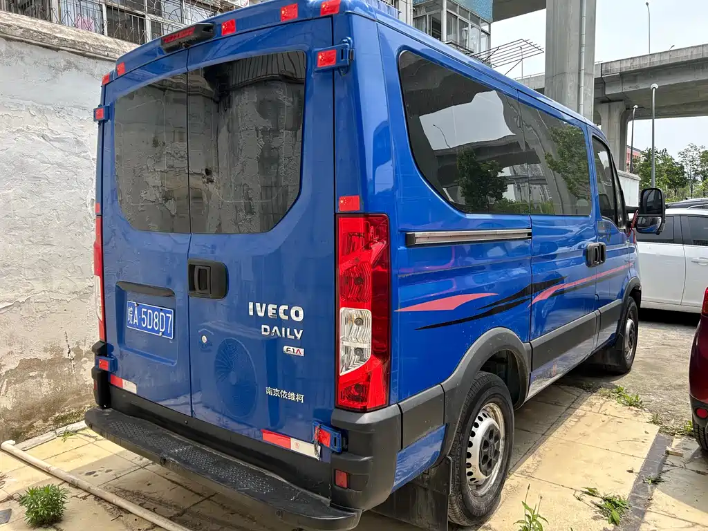 IVECO Ousheng 2021 — фото 3