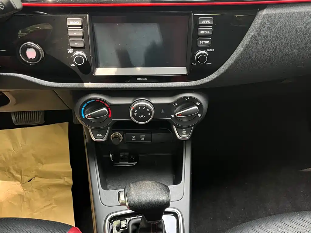 Kia KX Cross 2019 — фото 13