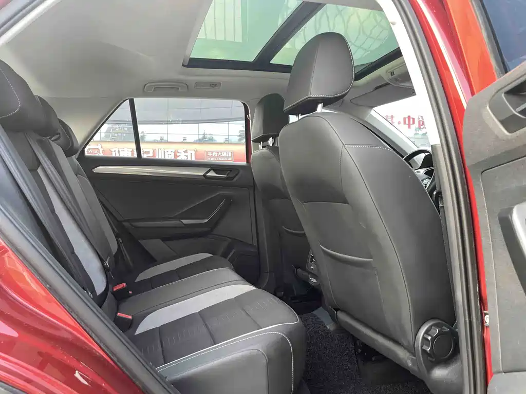 Volkswagen T-Roc 2020 — фото 16