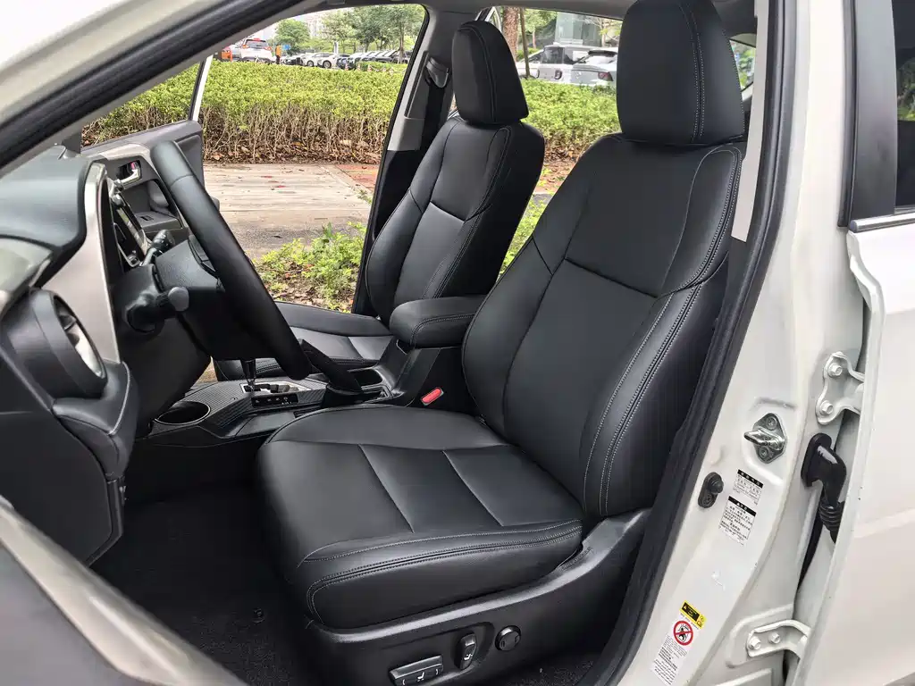 Toyota RAV4 2014 — фото 15