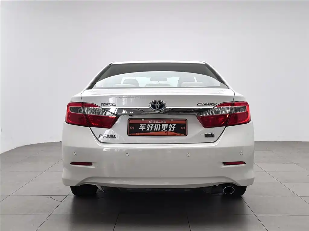 Toyota Camry 2013 — фото 4