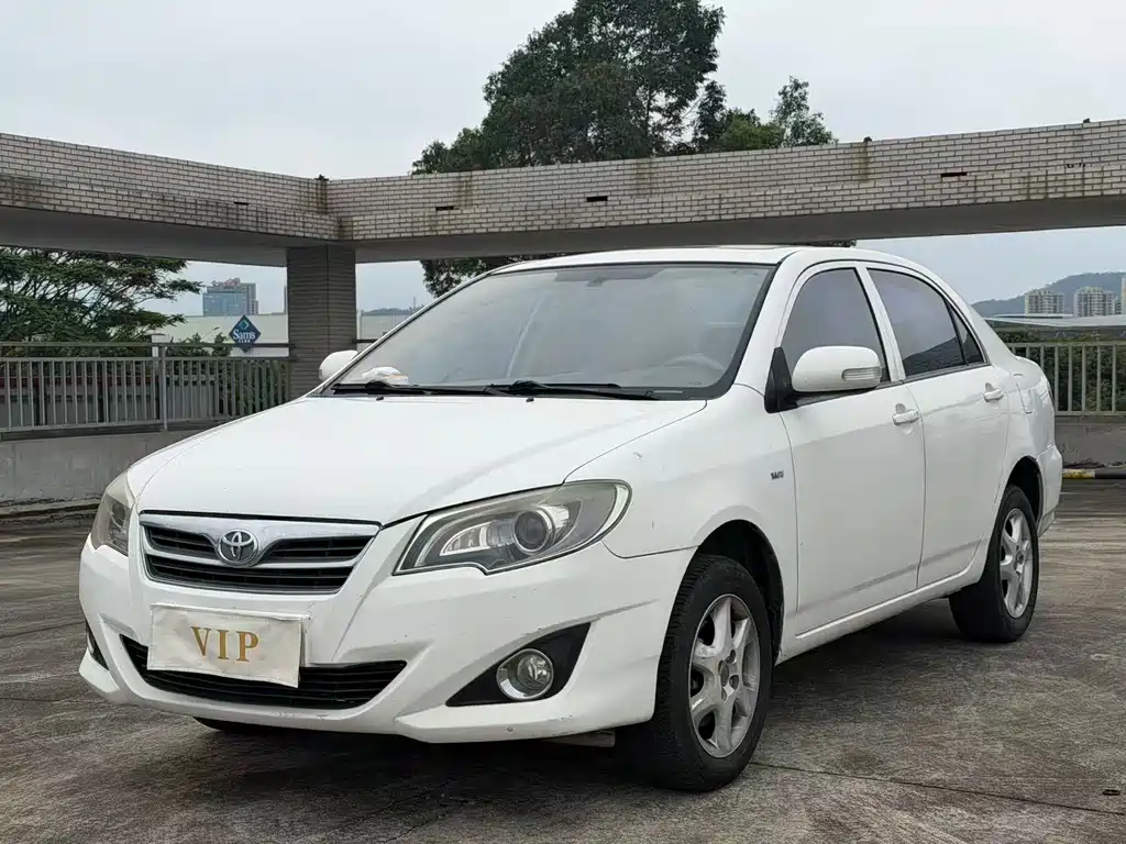 Toyota Corolla 2016 — фото 1