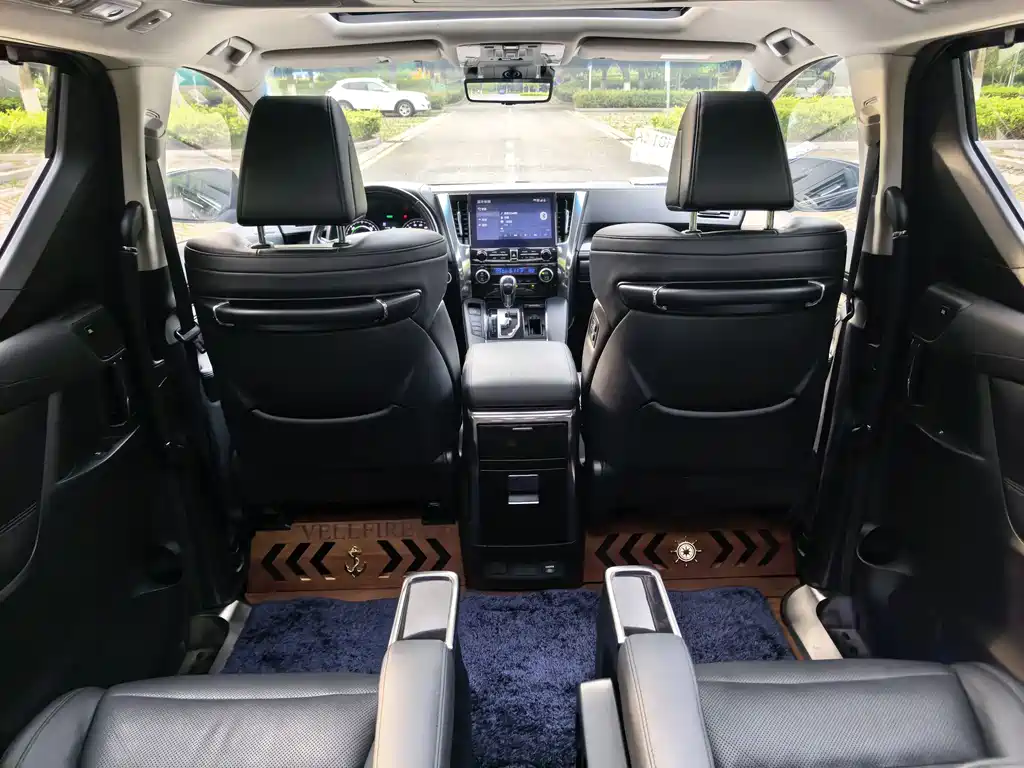 Toyota Vellfire 2021 — фото 13