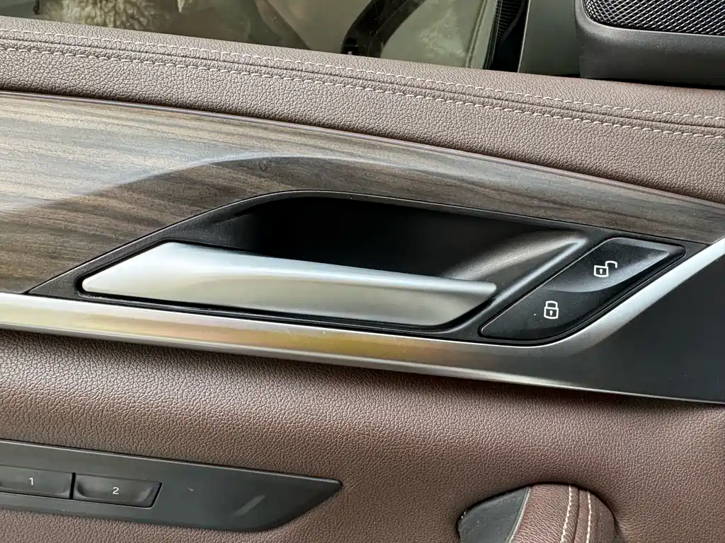 BMW 5 Series 2021 — фото 11