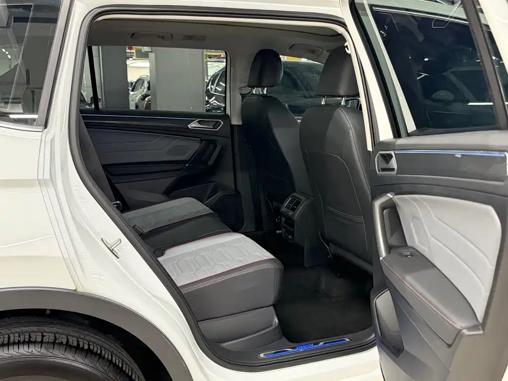 Volkswagen Tiguan L New Energy 2023 — фото 14