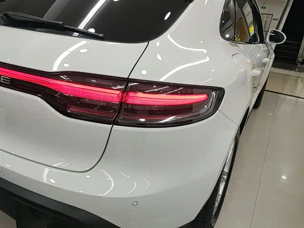 Porsche Macan 2022 — фото 8