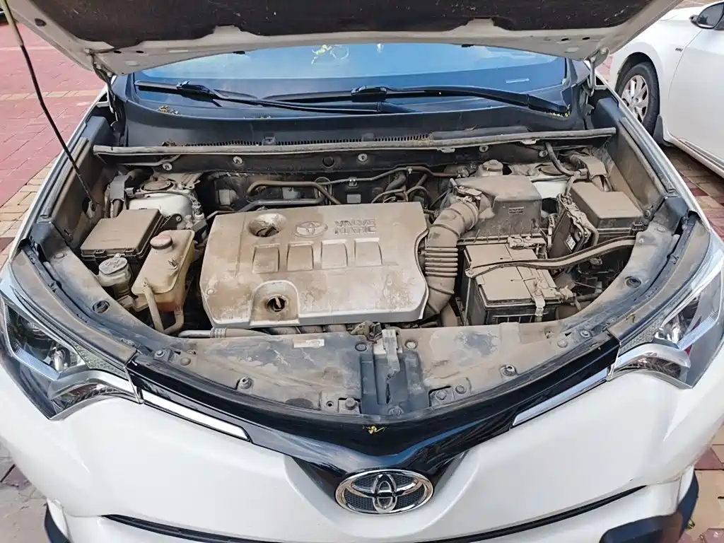 Toyota RAV4 2018 — фото 11