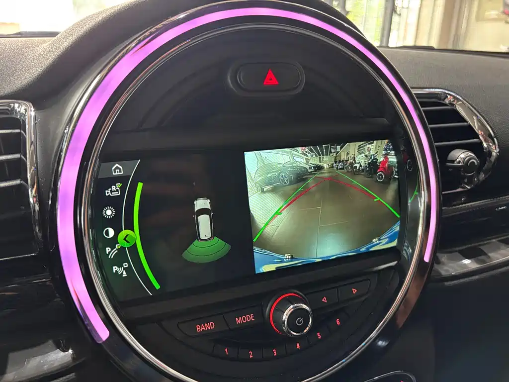 MINI Clubman 2018 — фото 17