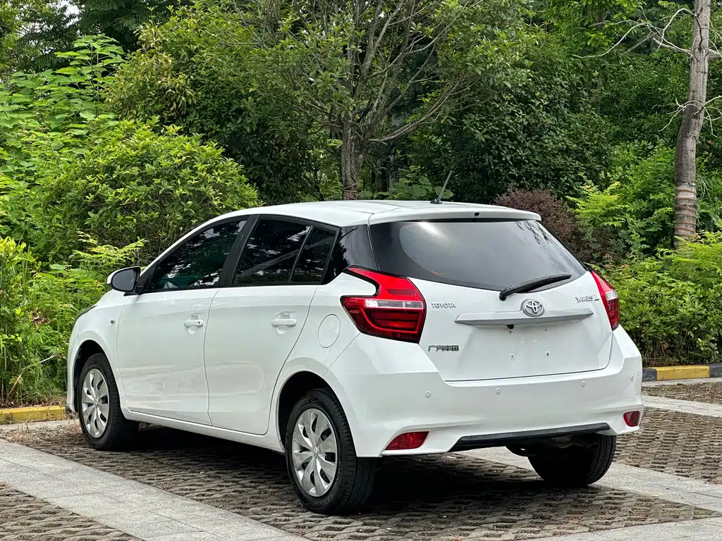 Toyota Yaris L 2021