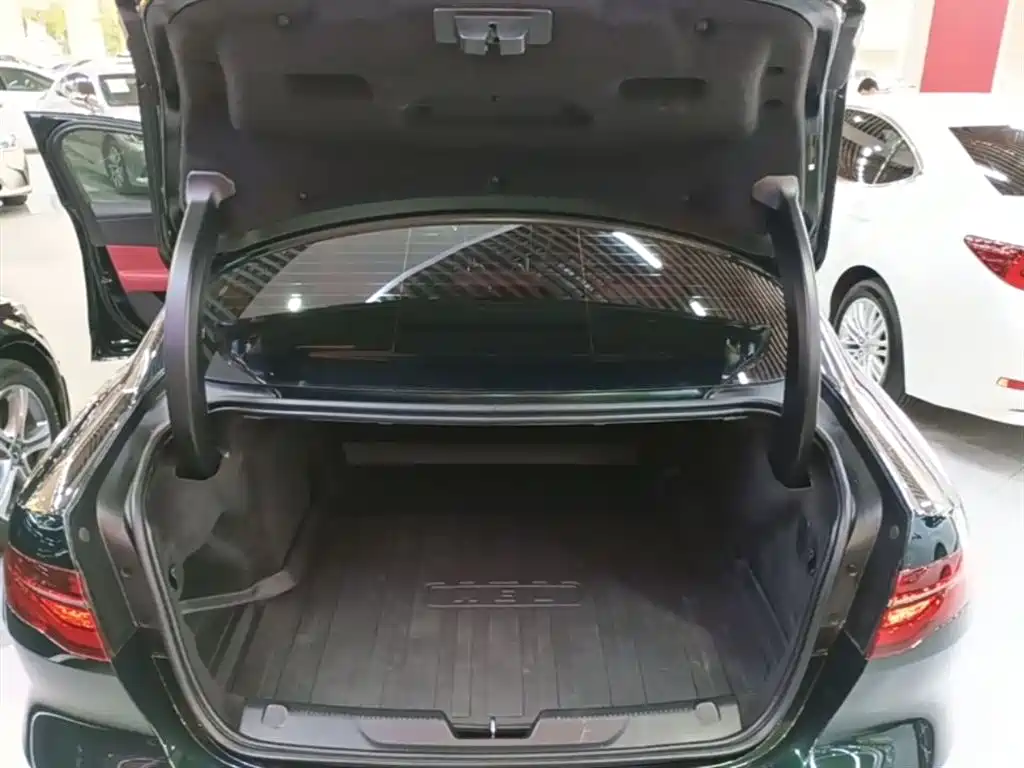 Jaguar XEL 2022 — фото 19