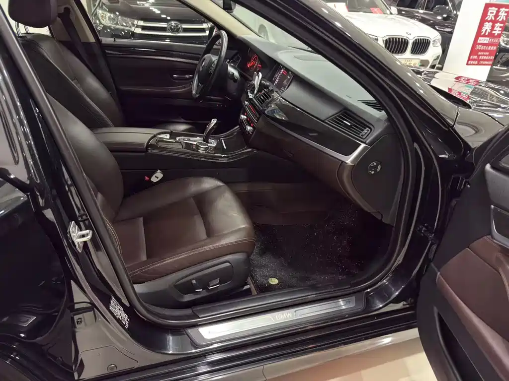 BMW 5 Series 2014 — фото 11