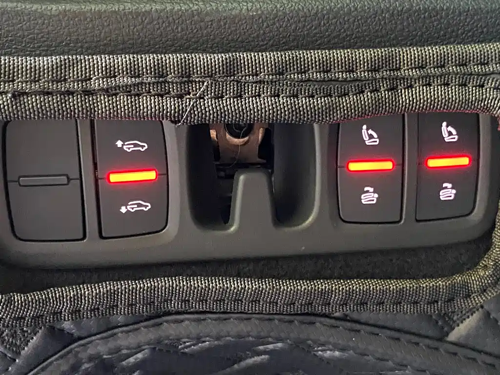 Audi Q7 2023 — фото 21