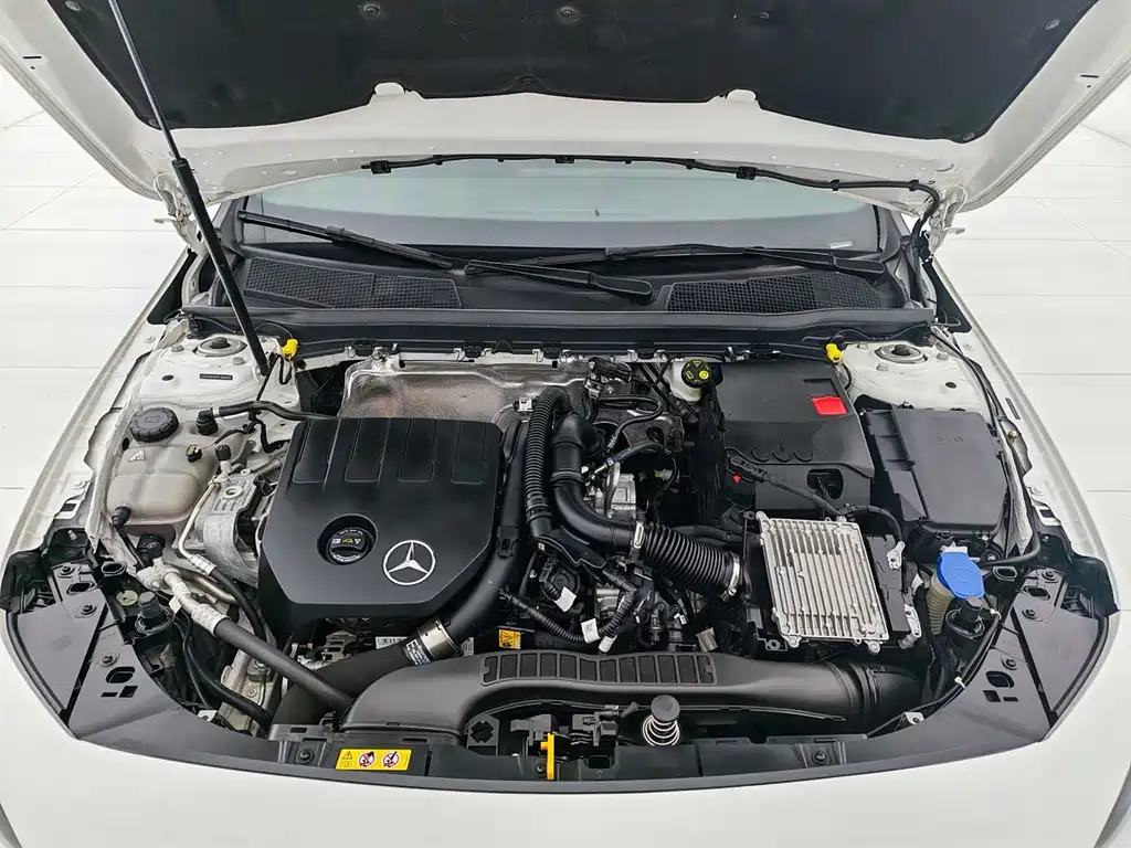 Mercedes-Benz A-Class 2023 — фото 18