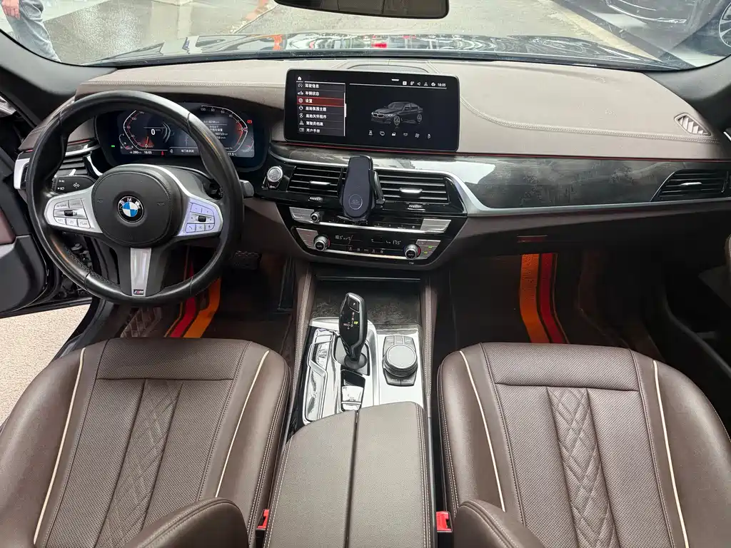 BMW 5 Series 2024 — фото 13