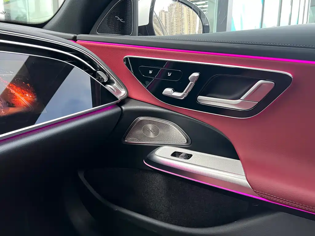 Mercedes-Benz E-Class 2025 — фото 41