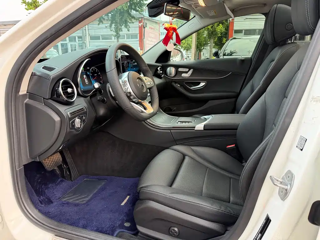 Mercedes-Benz C-Class 2021