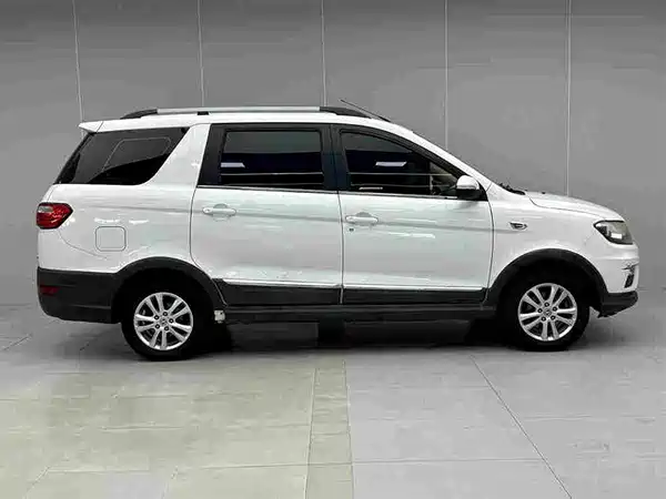 Dongfeng Scenery 370 2017