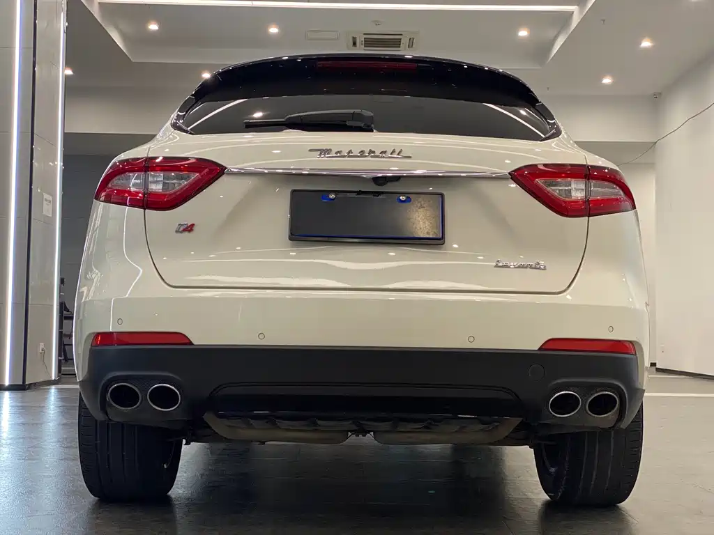 Maserati Levante 2018 — фото 12
