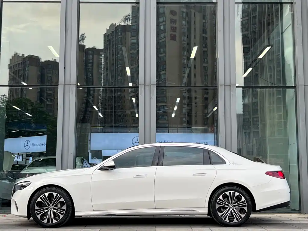 Mercedes-Benz E-Class 2025