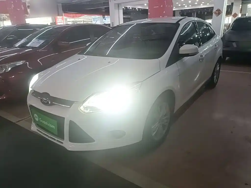 Ford Focus 2015 — фото 1